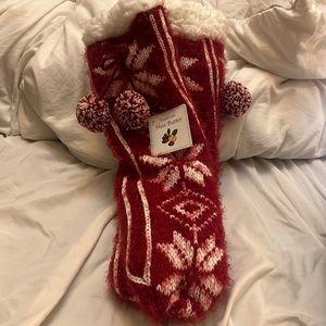 Heavy slipper socks treated with shea butter; completely lined with coziness